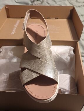 Women's Metallic Crisscross Slingback Sandal - Gold